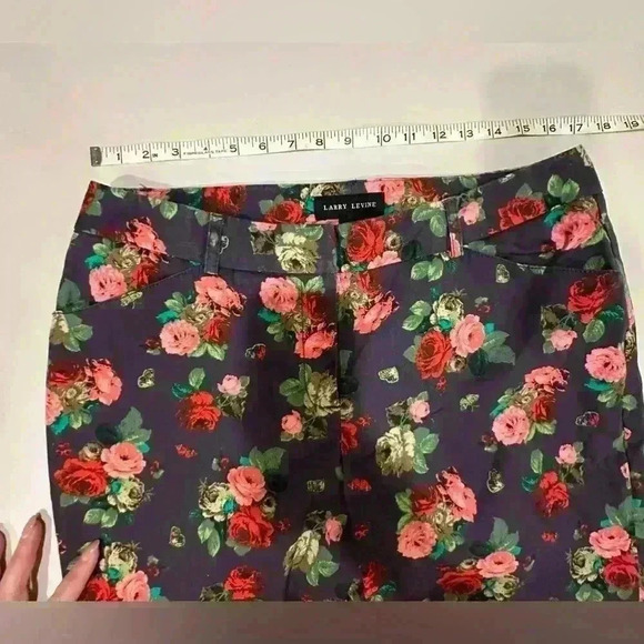 Larry LeVine Floral cropped Pant Size 12 - Picture 5 of 6